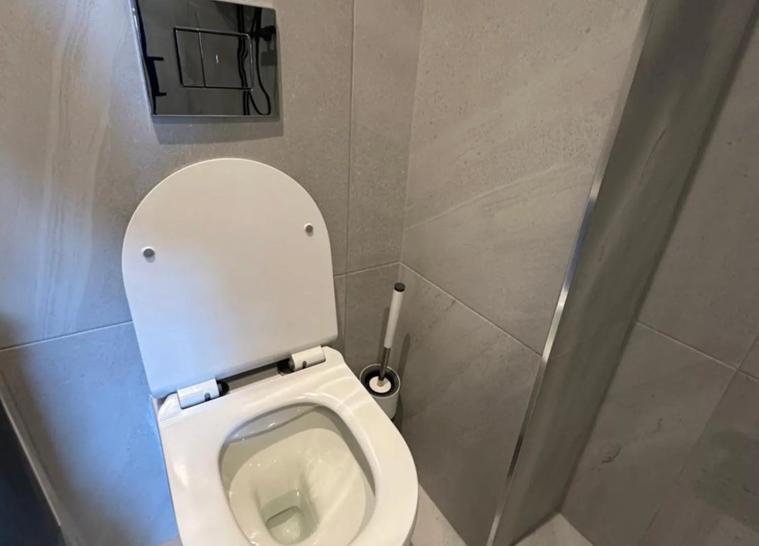 Spacious En-Suite Private Bath And Kitchen Studio Flat Canary Wharf No 3 London Apartment