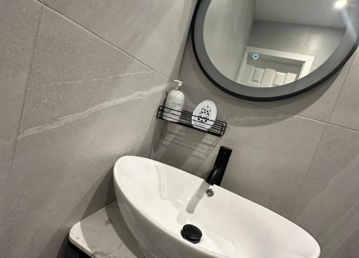 Spacious En-Suite Private Bath And Kitchen Studio Flat Canary Wharf No 3 London 0*,